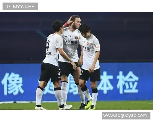 重庆篮球队与武汉篮球队赛后复盘分析意识差异与战术执行情况